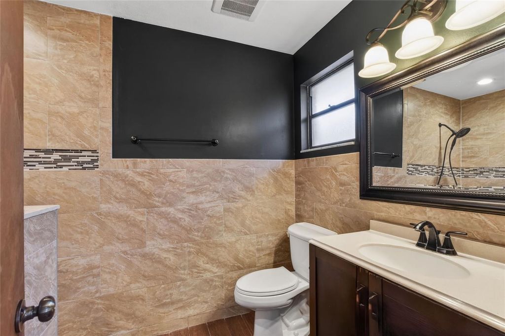 Image 53 of property listing at 447 LAKE CAROLYN CIRCLE, Lakeland, FL 33813