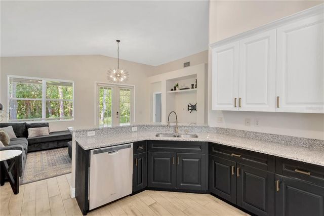 19246 MEADOW PINE DRIVE, Tampa, FL 33647
