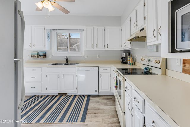 105 SE 30th Street, Oak Island, NC 28465