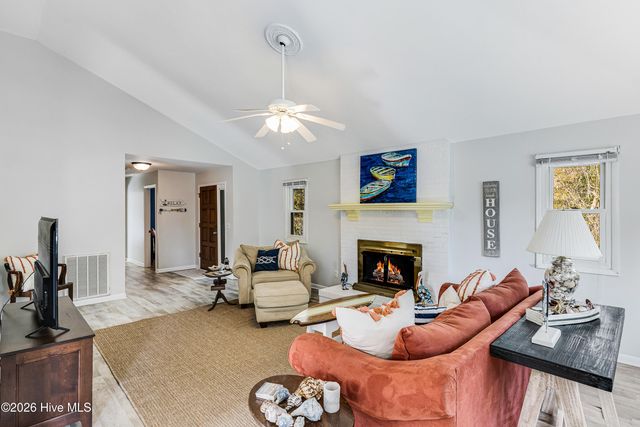 105 SE 30th Street, Oak Island, NC 28465