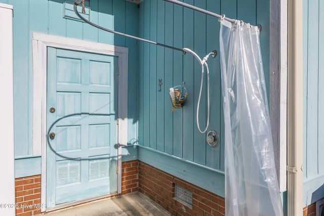 105 SE 30th Street, Oak Island, NC 28465