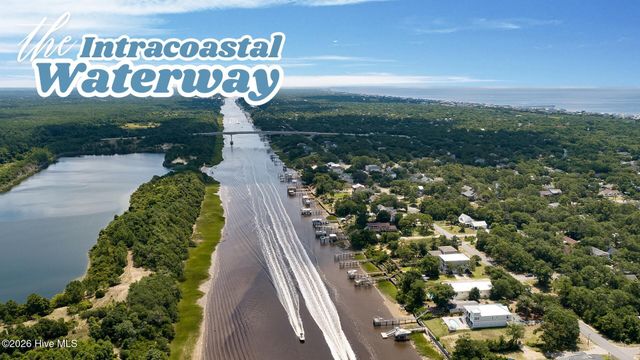 105 SE 30th Street, Oak Island, NC 28465