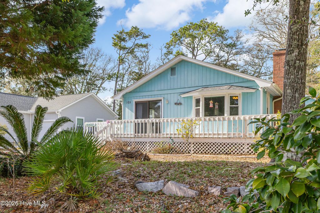 105 SE 30th Street, Oak Island, NC 28465