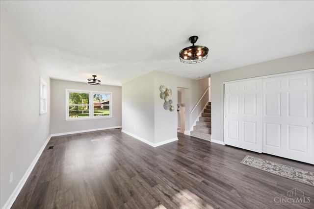 6611 Hendrickson Road, Middletown, OH 45044