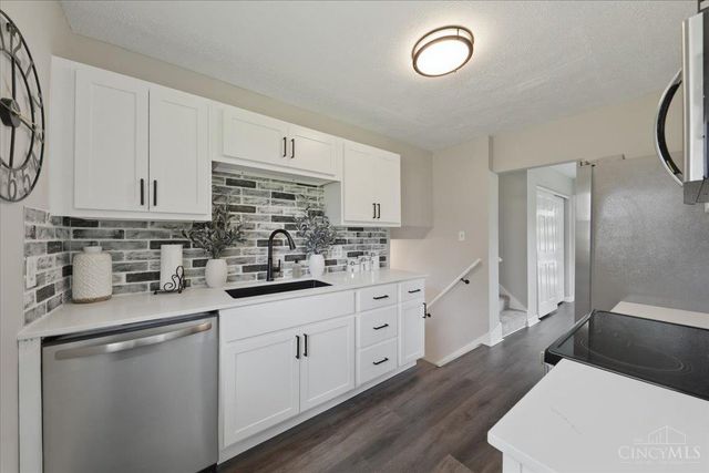 6611 Hendrickson Road, Middletown, OH 45044