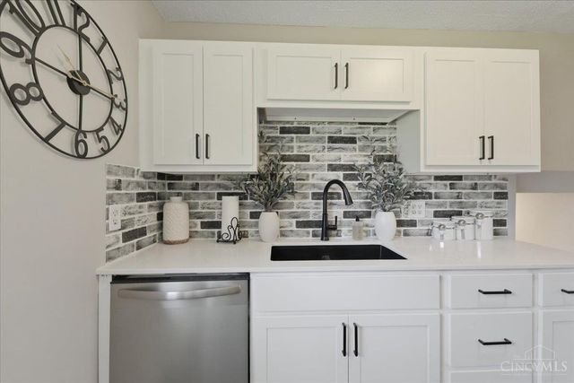 6611 Hendrickson Road, Middletown, OH 45044