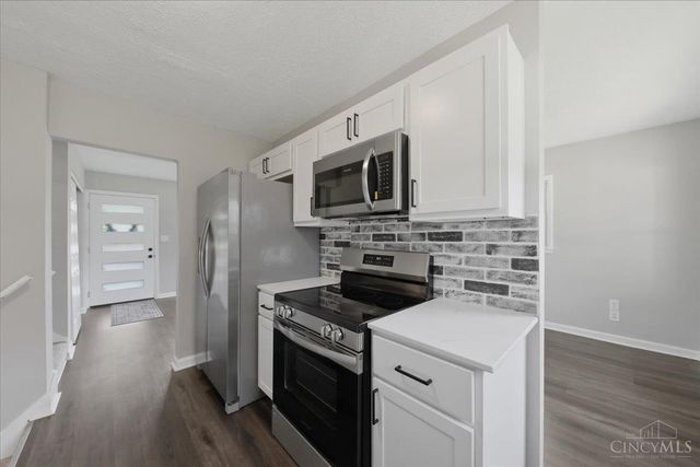 6611 Hendrickson Road, Middletown, OH 45044