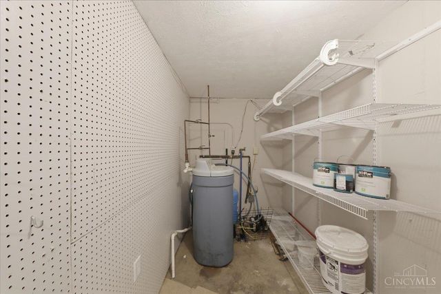 6611 Hendrickson Road, Middletown, OH 45044