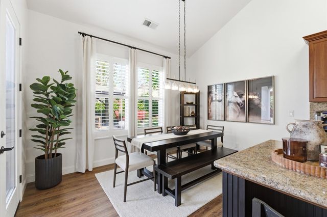 77 W Lester Avenue, Clovis, CA 93619