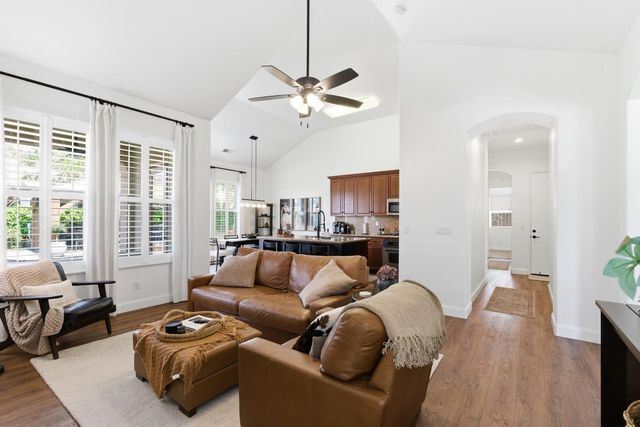 77 W Lester Avenue, Clovis, CA 93619