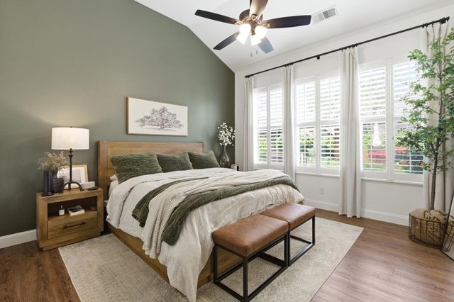 77 W Lester Avenue, Clovis, CA 93619