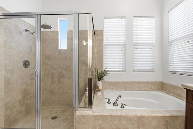 77 W Lester Avenue, Clovis, CA 93619