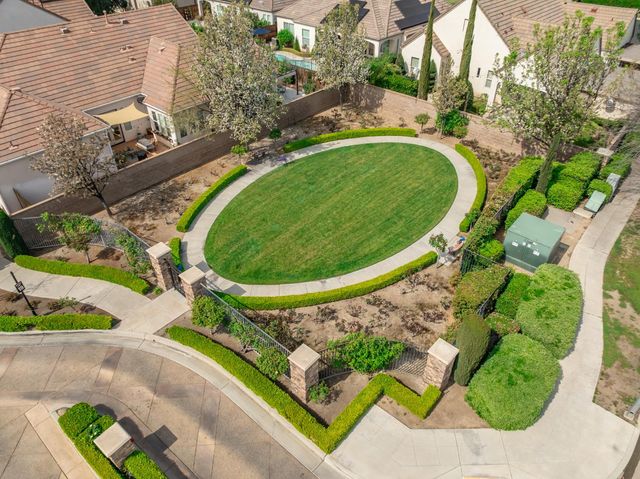 77 W Lester Avenue, Clovis, CA 93619