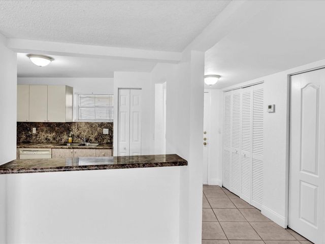 4255 N University Drive 308, Sunrise, FL 33351