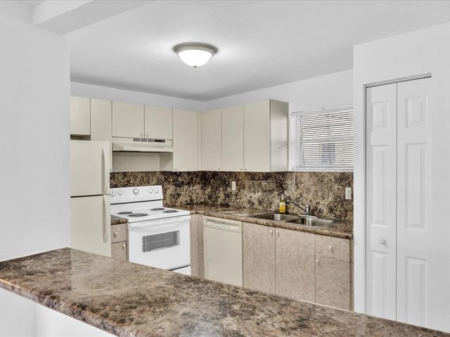 4255 N University Drive 308, Sunrise, FL 33351