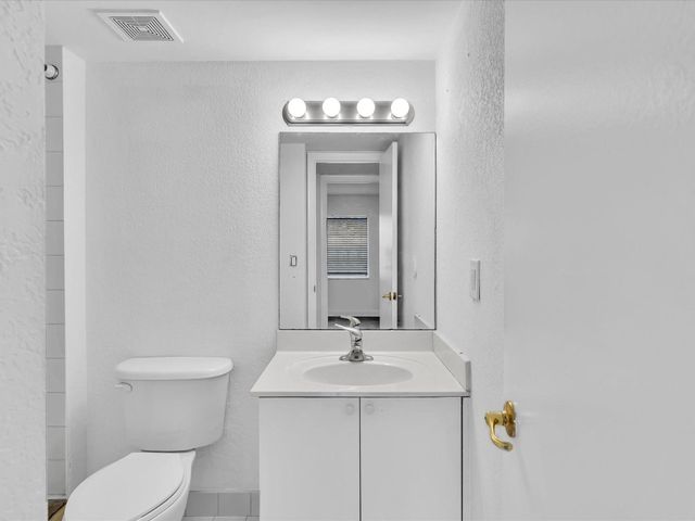 4255 N University Drive 308, Sunrise, FL 33351