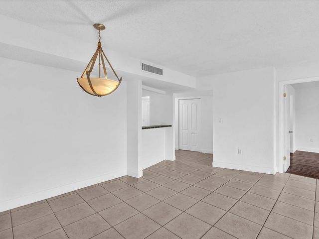 4255 N University Drive 308, Sunrise, FL 33351