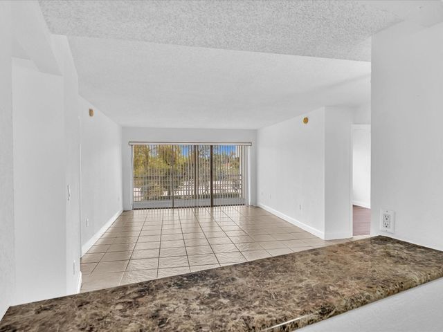 4255 N University Drive 308, Sunrise, FL 33351