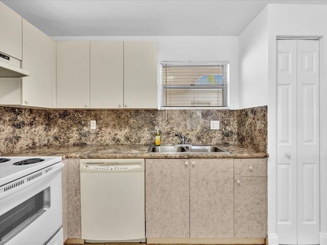 4255 N University Drive 308, Sunrise, FL 33351