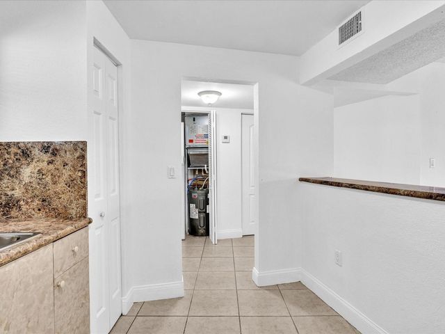 4255 N University Drive 308, Sunrise, FL 33351