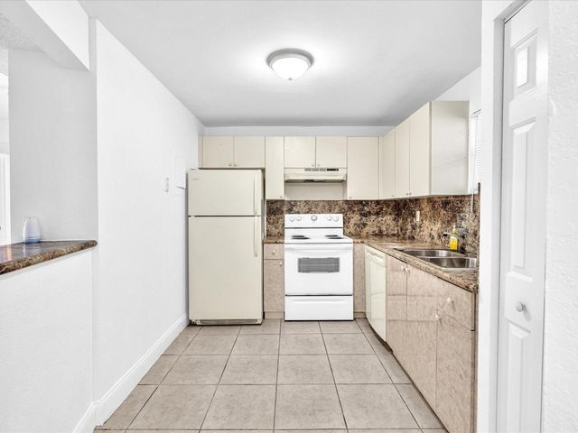 4255 N University Drive 308, Sunrise, FL 33351