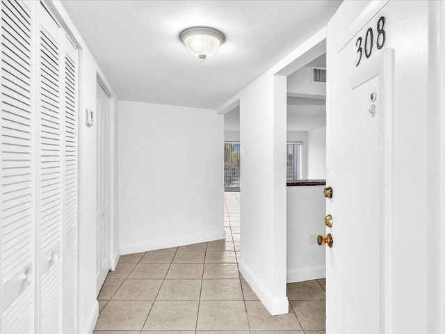 4255 N University Drive 308, Sunrise, FL 33351