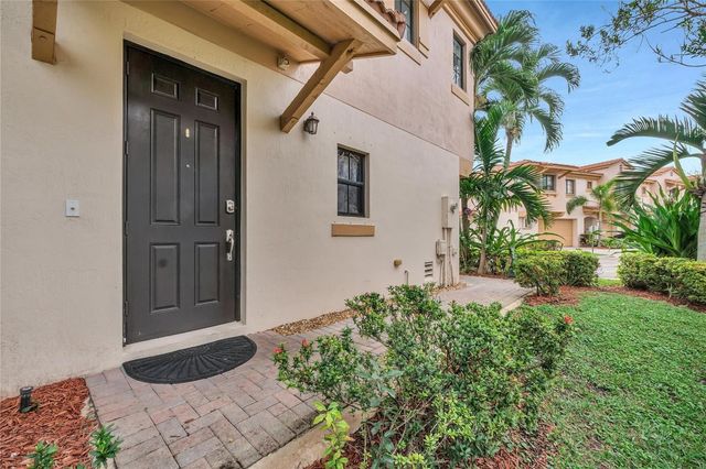 6140 Grand Cypress Circle, Pompano Beach, FL 33073