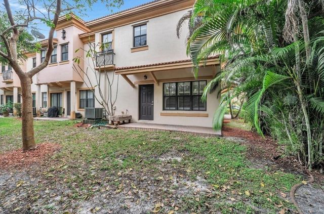 6140 Grand Cypress Circle, Pompano Beach, FL 33073