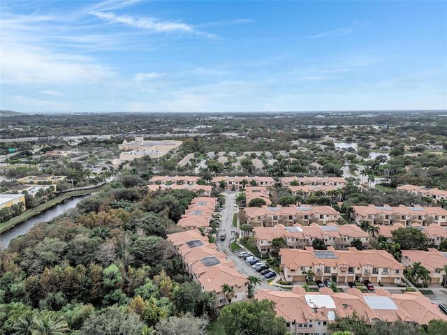 6140 Grand Cypress Circle, Pompano Beach, FL 33073