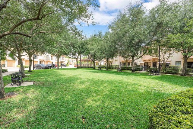 6140 Grand Cypress Circle, Pompano Beach, FL 33073