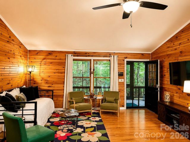 721 Bear Creek Lane, Saluda, NC 28773