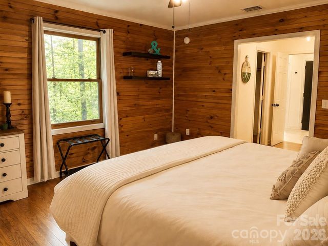721 Bear Creek Lane, Saluda, NC 28773