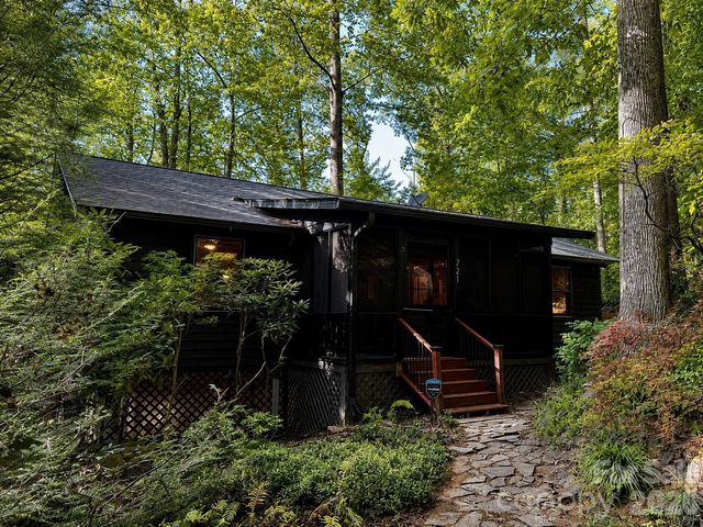 721 Bear Creek Lane, Saluda, NC 28773