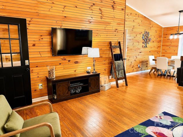 721 Bear Creek Lane, Saluda, NC 28773