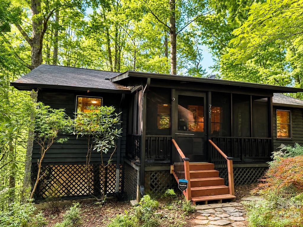 721 Bear Creek Lane, Saluda, NC 28773