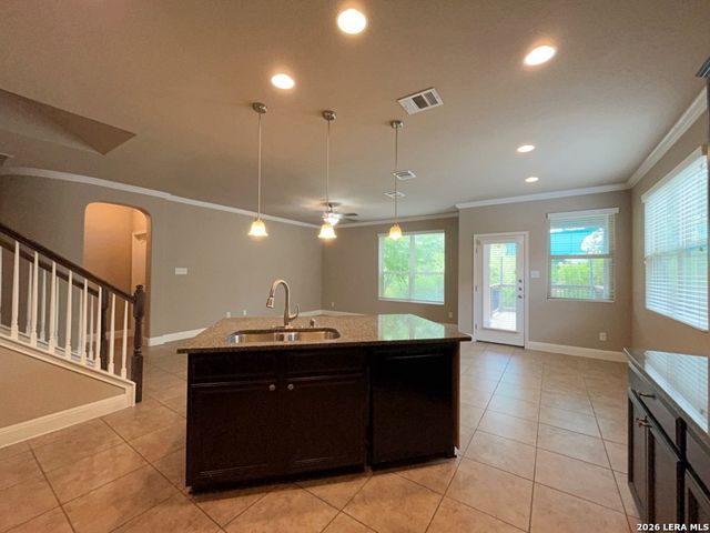 10114 Shawnee Bluff, Converse, TX 78109