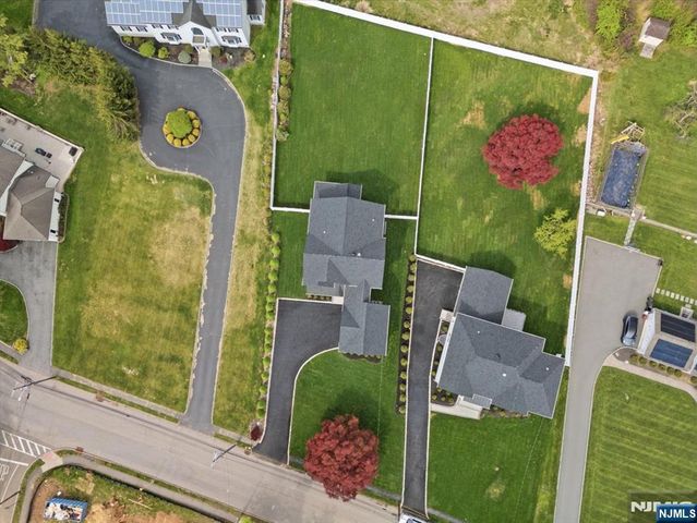 76 Hillside Avenue, Livingston, NJ 07039