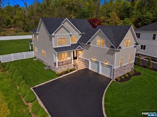 76 Hillside Avenue, Livingston, NJ 07039