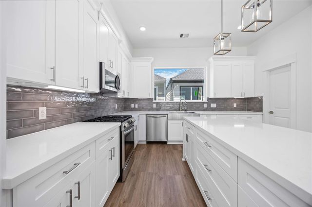 1941 Knoll Square Drive, Houston, TX 77080