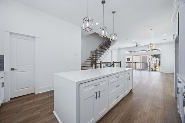 1941 Knoll Square Drive, Houston, TX 77080