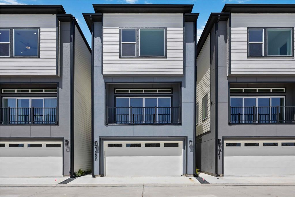 1941 Knoll Square Drive, Houston, TX 77080