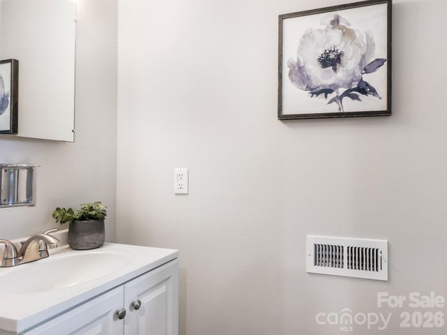 7518 Riding Trail Road, Charlotte, NC 28212