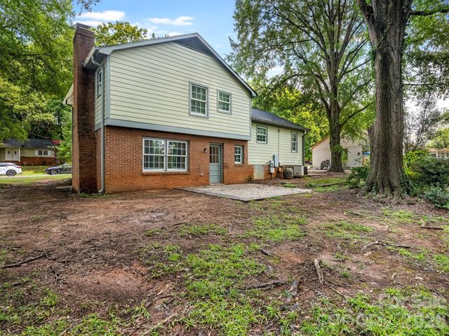 7518 Riding Trail Road, Charlotte, NC 28212