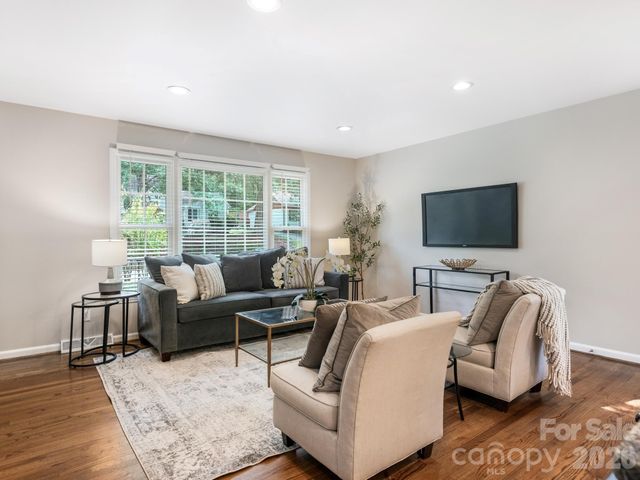 7518 Riding Trail Road, Charlotte, NC 28212
