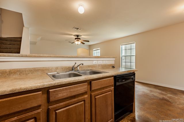 5018 Summit Pass Apt 2, San Antonio, TX 78229