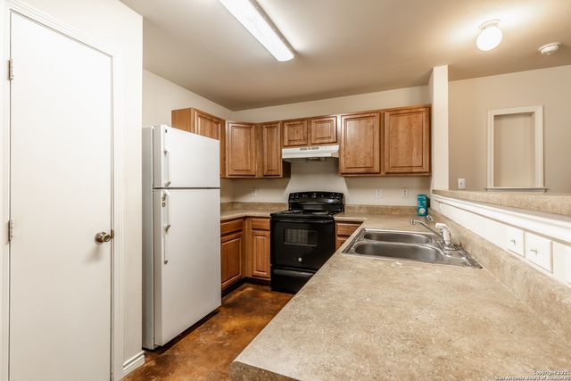 5018 Summit Pass Apt 2, San Antonio, TX 78229