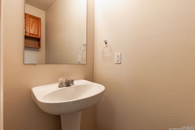5018 Summit Pass Apt 2, San Antonio, TX 78229