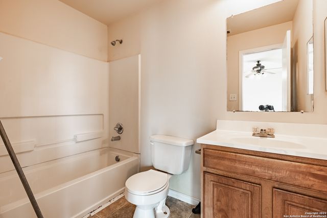 5018 Summit Pass Apt 2, San Antonio, TX 78229
