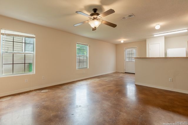 5018 Summit Pass Apt 2, San Antonio, TX 78229