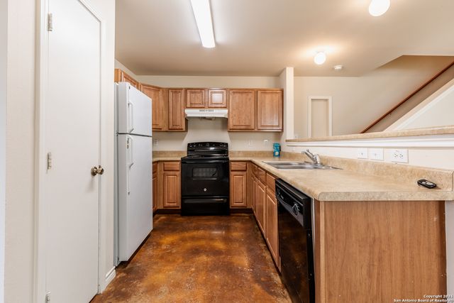 5018 Summit Pass Apt 2, San Antonio, TX 78229